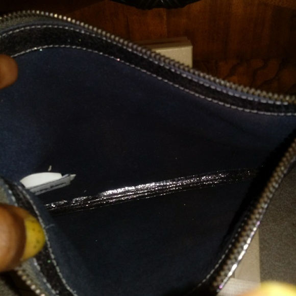 Clutch - Picture 2 of 4